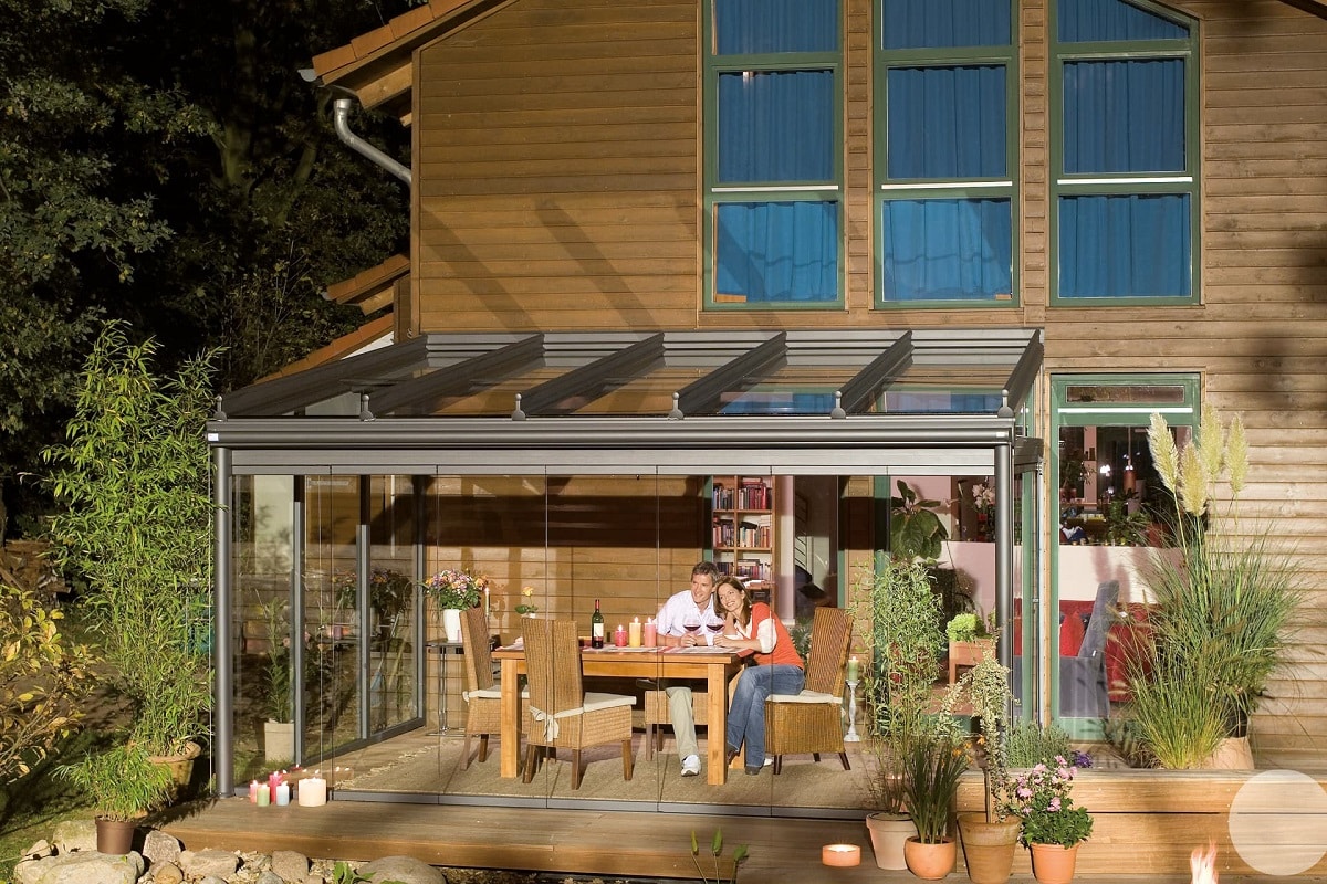 The Art of Indoor/Outdoor Flow: Mastering the Perfect Balance with Glass Verandas