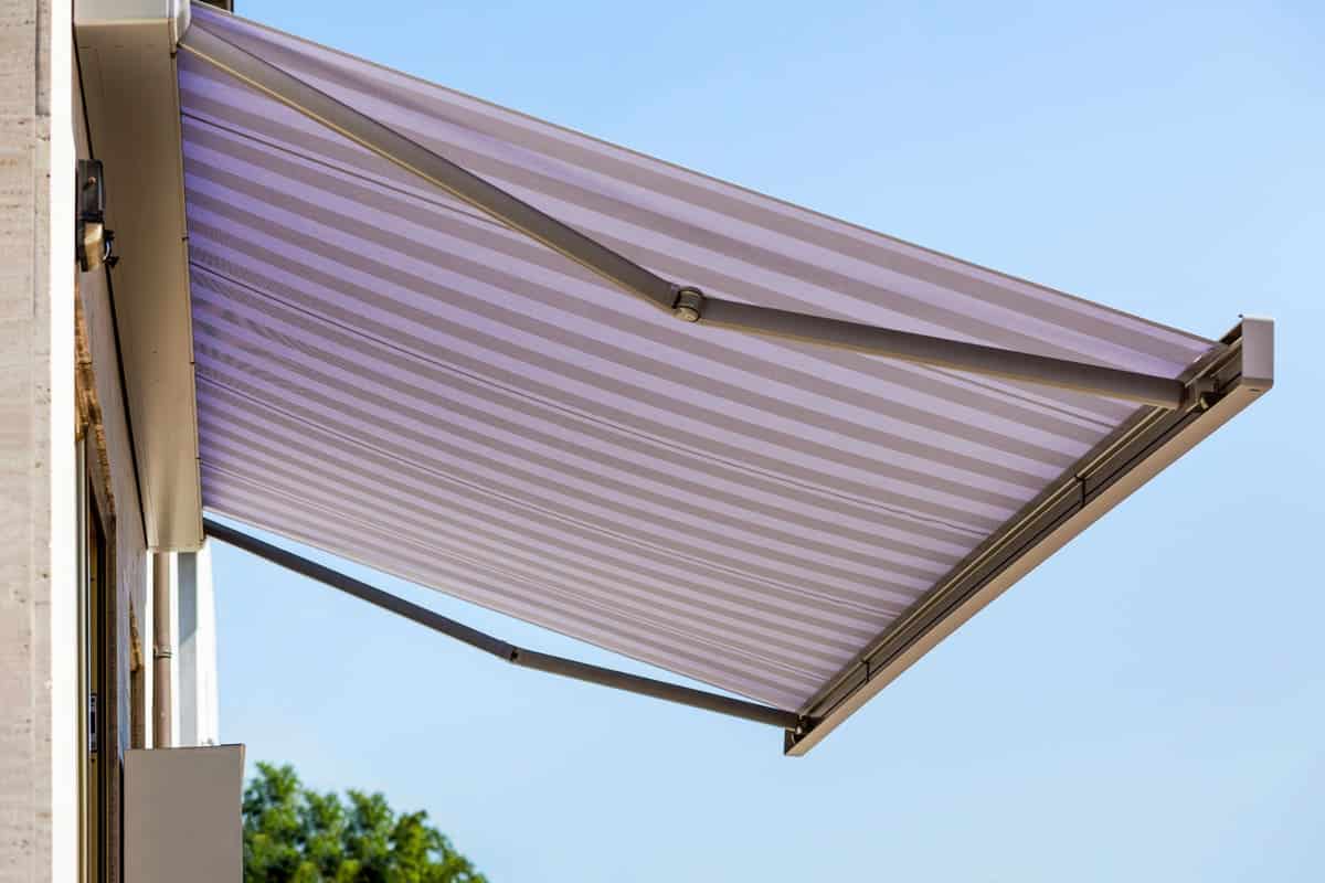 Choosing the Right Fabric for Roof-Mounted Awnings